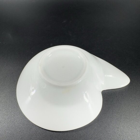 White Nautilus Shell Shaped Bowl Made Of Porcelain Ceramic Dish Bowl Small Plate - Picture 9 of 10